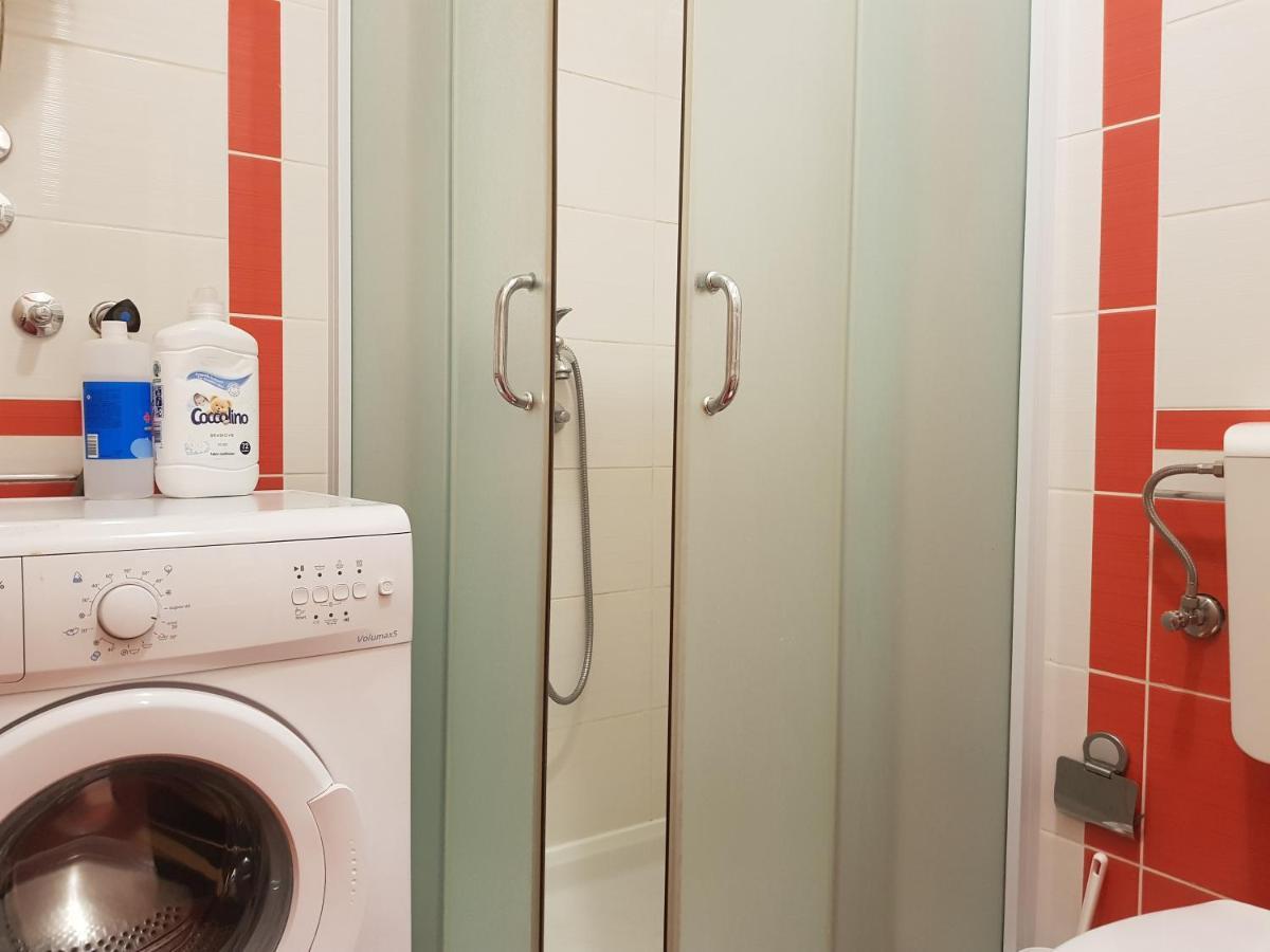 Rajiceva 5- Apartman Sa Prostranom Terasom I Garaznim Mestom Kragujevac Exterior foto