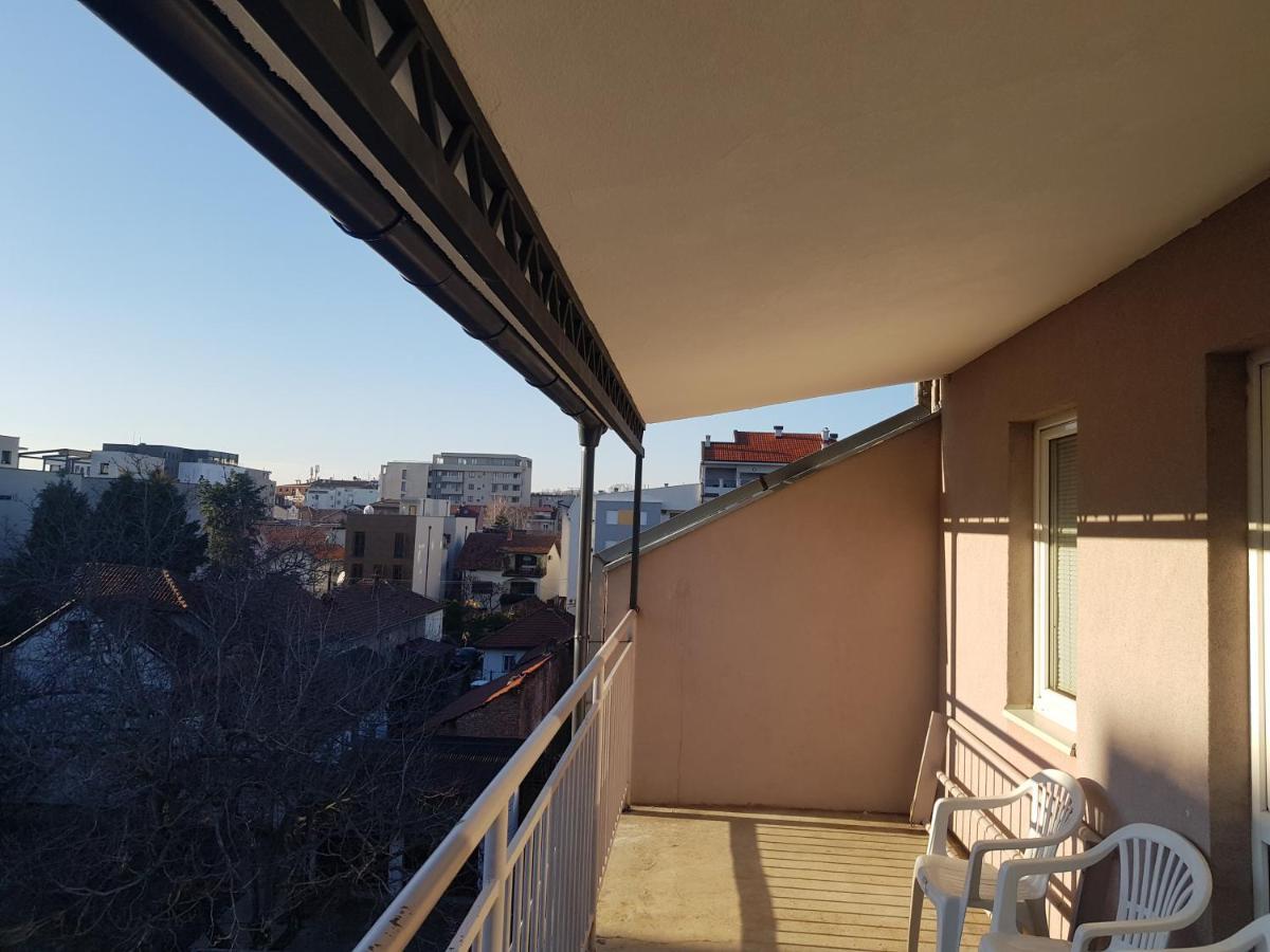 Rajiceva 5- Apartman Sa Prostranom Terasom I Garaznim Mestom Kragujevac Exterior foto